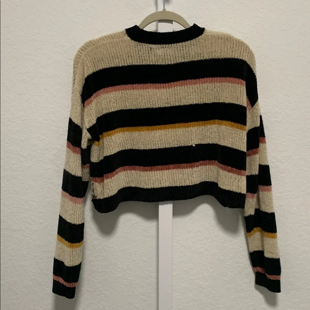 Volcom Cream Black Striped Chenille Cropped Sweater Size Small - Picture 4 of 7